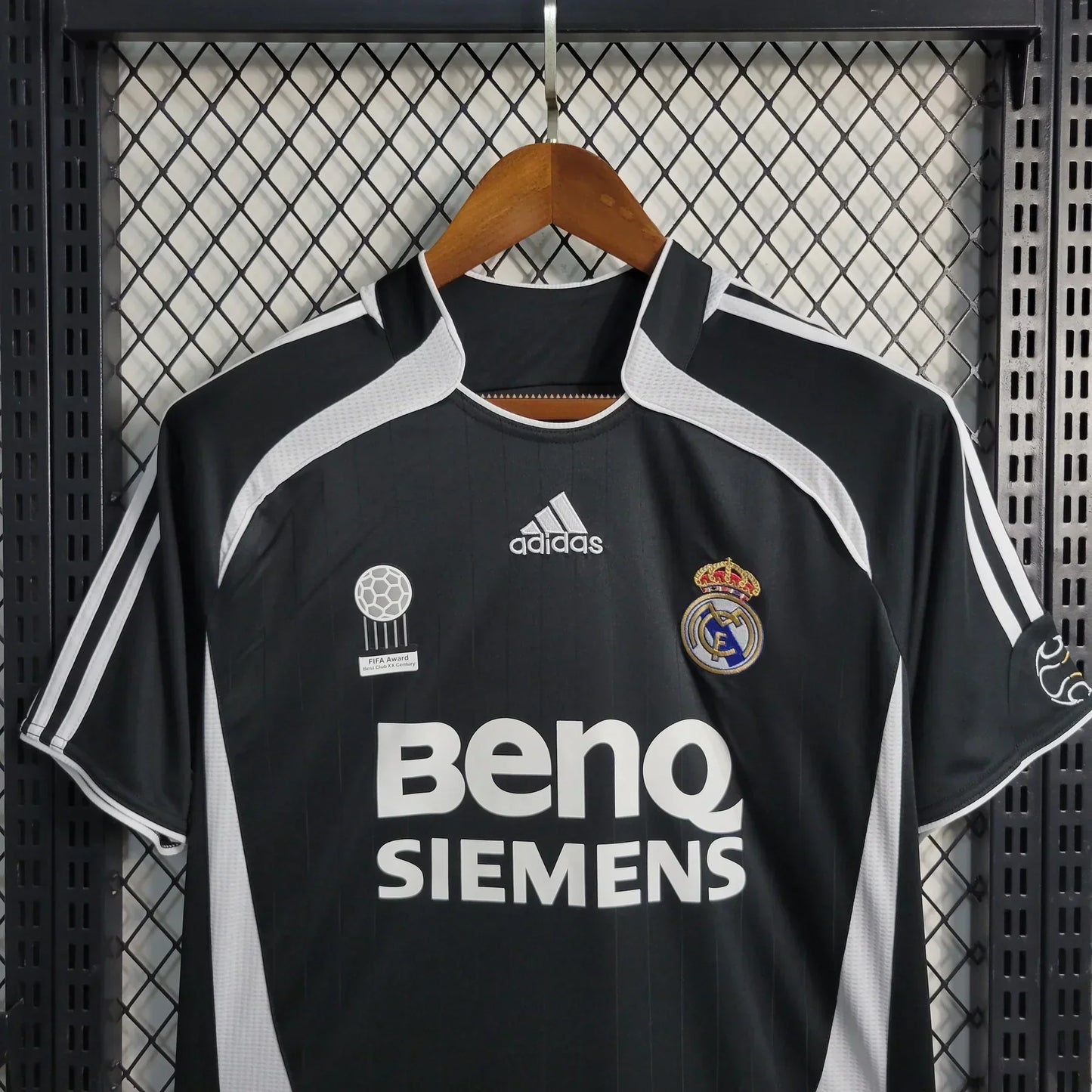 RETRO REAL MADRID AWAY 2006/07 HALF SLEEVES